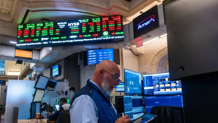 Wall Street cierra mixto tras encarecimiento del petróleo por regreso bélico contra Irán