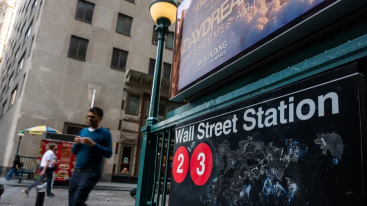 Wall Street cierra en rojo por tensiones en Oriente Medio y caída de las tecnológicas