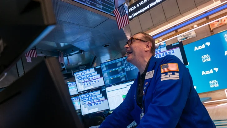 Wall Street cierra en verde, apoyado por la subida de empresas de semiconductores