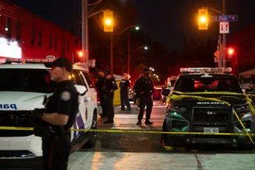 Dos muertos en un tiroteo en Canadá, el sospechoso en fuga Dos muertos en un tiroteo en Canadá, el sospechoso en fuga