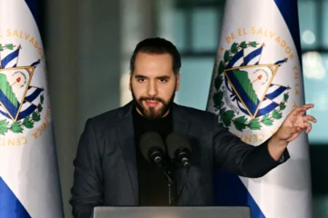 Bukele reivindica la “hermandad” con Venezuela mientras su tercera candidatura sacude la promesa de alternancia en El Salvador