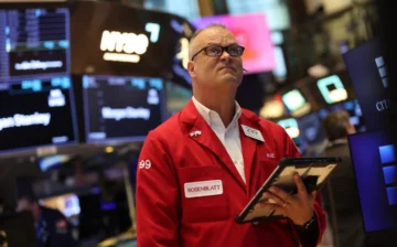 Wall Street se viste de rojo por tensiones geopolíticas y presión sobre tecnológicas Wall Street se viste de rojo por tensiones geopolíticas y presión sobre tecnológicas