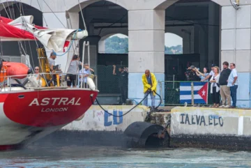 Un velero de una ONG española llega a Cuba con ayuda humanitaria Un velero de una ONG española llega a Cuba con ayuda humanitaria