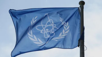 Irán denuncia un ataque de EE. UU. contra una central nuclear en construcción; el OIEA investiga Irán denuncia un ataque de EE. UU. contra una central nuclear en construcción; el OIEA investiga
