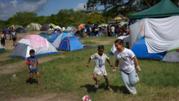 Venezuela: Los refugios se organizan para atender y divertir a los niños damnificados