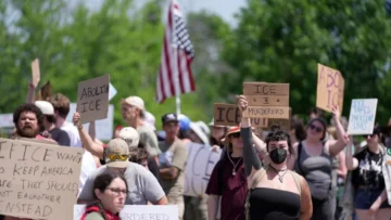 Estados Unidos: un hombre muere baleado por agentes de ICE