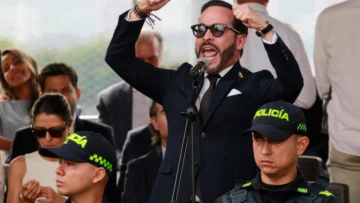 Presidente electo de Colombia dice que cerrará 15 consulados y 14 embajadas