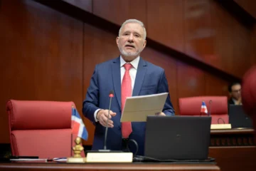 Taveras plantea refundación y no solo reforma de la institución policial