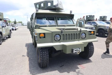 Abinader entrega blindado Furia VBD-2 e incorpora drones y 179 vehículos para reforzar las Fuerzas Armadas