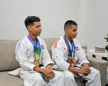 Alcalde Ulises Rodríguez respaldará a karatecas de Santiago rumbo a competencias internacionales Alcalde Ulises Rodríguez respaldará a karatecas de Santiago rumbo a competencias internacionales