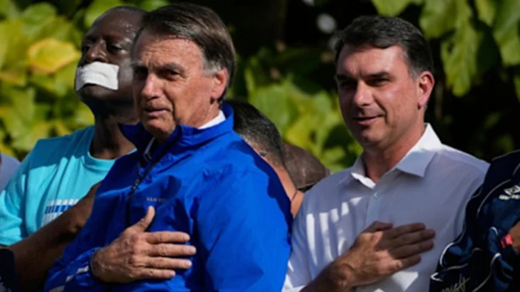 Jair Bolsonaro enfrenta demanda legal por su avatar generado con IA