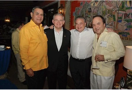 Libro ‘Gold Bar Bob’ detalla la corrupción cometida por Bob Menéndez y fraude al Medicare que hizo Salomón Melgen