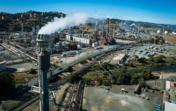 Petroleras duplican ganancias mientras alimentan olas de calor
