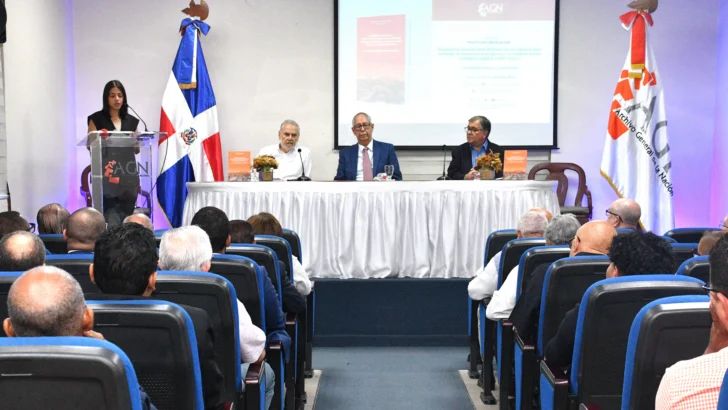 Archivo General de la Nación pone en circulación libro de Arturo Martínez Moya sobre la historia de la industria azucarera