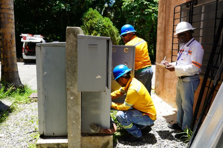 Edesur normaliza 241,000 conexiones y reporta más de 318,000 acciones contra el fraude eléctrico