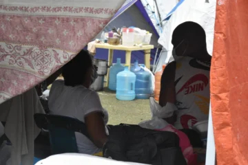 El estadio donde ahora vive la esperanza: familias venezolanas convierten el César Nieves en refugio tras el terremoto El estadio donde ahora vive la esperanza: familias venezolanas convierten el César Nieves en refugio tras el terremoto