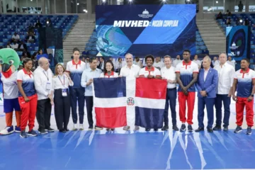 Santo Domingo 2026: Abinader entrega la bandera nacional a la delegación dominicana y reinaugura el Palacio del Voleibol Santo Domingo 2026: Abinader entrega la bandera nacional a la delegación dominicana y reinaugura el Palacio del Voleibol