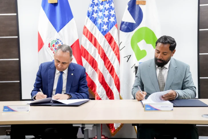 DGA y Aduanas de EE. UU. firman acuerdo para reforzar la seguridad de las cargas en el Puerto de Haina