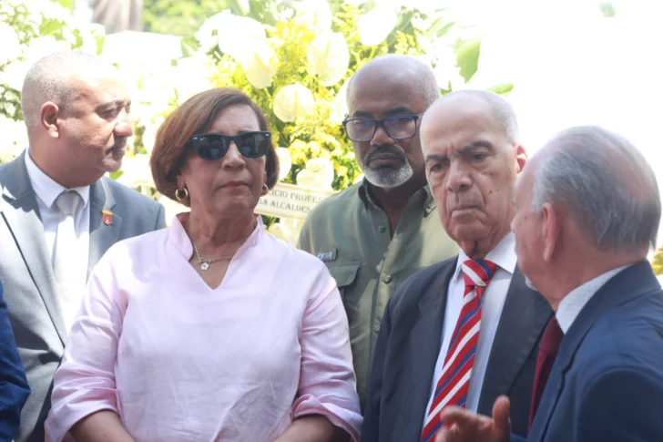Fundación Juan Bosch conmemora el 117 aniversario de su natalicio Fundación Juan Bosch conmemora el 117 aniversario de su natalicio