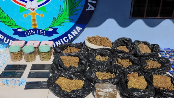 Policía ocupa en Capotillo droga, tarjetas magnéticas y tragamonedas