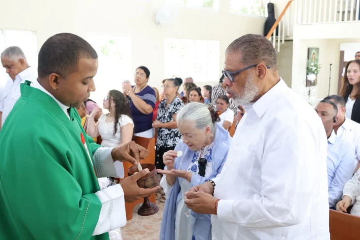 Entregan remozada la capilla San Carlos Borromeo en Sabana Iglesia