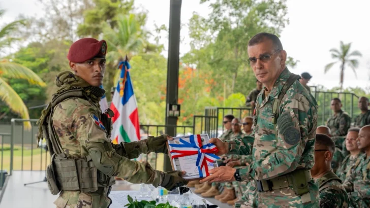 Ejército fortalece formación táctica con la graduación de 500 soldados y refuerza operativos de control migratorio en la frontera
