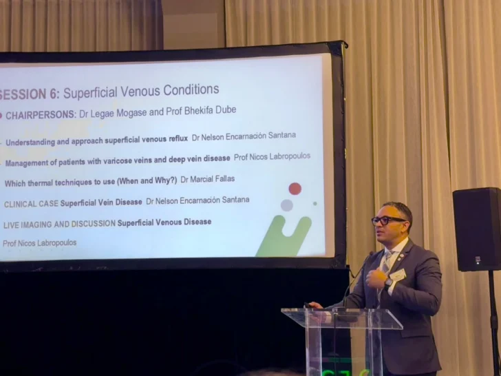 Cirujano dominicano participa como conferencista en congreso internacional de cirugía vascular en Sudáfrica