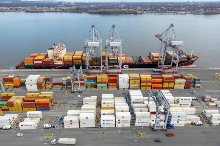 Trump impone aranceles del 50 % a Canadá y reaviva tensión comercial con Ottawa Trump impone aranceles del 50 % a Canadá y reaviva tensión comercial con Ottawa