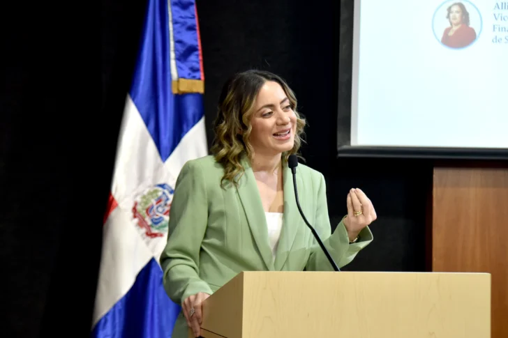 La-ministra-de-la-Mujer-Gloria-Reyes-destaco-que-la-implementacion-de-la-transversalizacion-de-genero-constituye-una-ventaja-competitiva-para-las-organizaciones-728x485 La-ministra-de-la-Mujer-Gloria-Reyes-destaco-que-la-implementacion-de-la-transversalizacion-de-genero-constituye-una-ventaja-competitiva-para-las-organizaciones-728x485