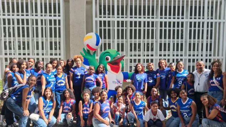 Santo Domingo 2026: niñas disfrutan una jornada inolvidable en la reapertura del Palacio del Voleibol