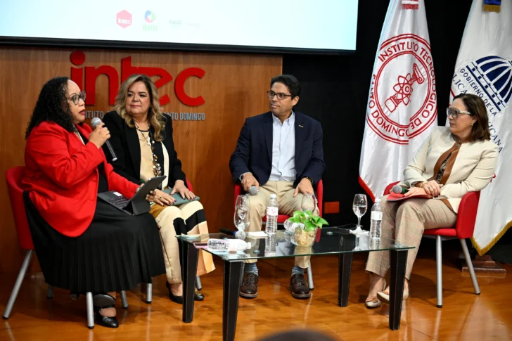 Panelistas-de-INTEC-Banco-BHD-y-Bepensa-Dominicana-intercambiaron-experiencias-sobre-las-iniciativas-que-han-implementado-con-enfoque-de-igualdad-de-genero-en-sus-728x485 Panelistas-de-INTEC-Banco-BHD-y-Bepensa-Dominicana-intercambiaron-experiencias-sobre-las-iniciativas-que-han-implementado-con-enfoque-de-igualdad-de-genero-en-sus-728x485