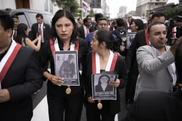 Parlamentarios de izquierda abandonan Congreso antes de discurso presidencial de Fujimori