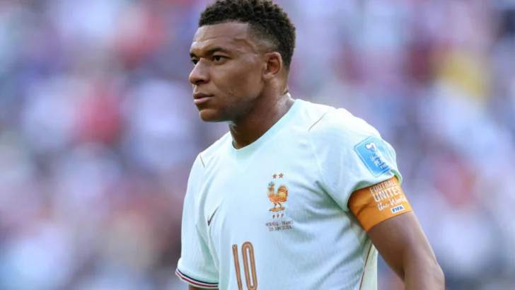 Mbappé condena como despreciables los insultos racistas de una senadora paraguaya