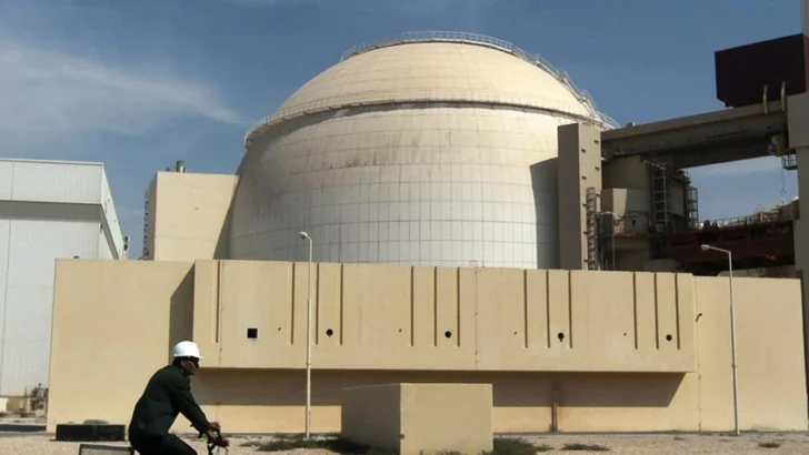 Irán denuncia ataque dominical de EEUU contra planta nuclear en obras y la OIEA investiga