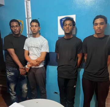Policía apresa a cuatro sospechosos de asalto a joyería en Santiago y recupera mercancía