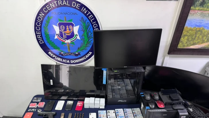 Policía detiene a presuntos integrantes de una red de falsificación de documentos