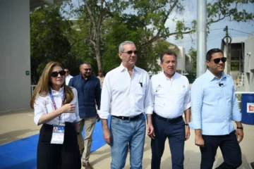 Santo Domingo 2026: Abinader visita el Complejo Acuático y recibe respaldo del público Santo Domingo 2026: Abinader visita el Complejo Acuático y recibe respaldo del público