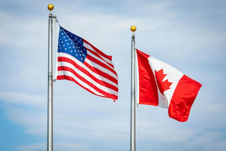 Trump impone aranceles del 50 % a Canadá y reaviva tensión comercial con Ottawa Trump impone aranceles del 50 % a Canadá y reaviva tensión comercial con Ottawa