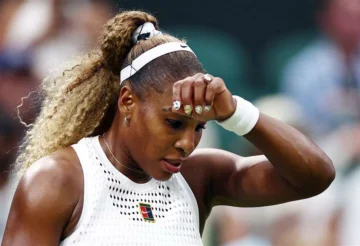 Serena Williams se retira del dobles de Wimbledon por una lesión en la rodilla Serena Williams se retira del dobles de Wimbledon por una lesión en la rodilla