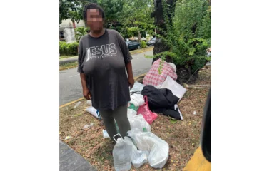 Piden ayuda para mujer que vive en condición de calle en la avenida Rómulo Betancourt
