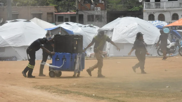 Mayoría respalda donar ayuda para los afectados en Venezuela, según sondeo de Acento Mayoría respalda donar ayuda para los afectados en Venezuela, según sondeo de Acento