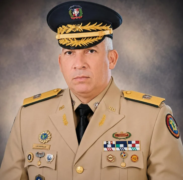 Generales del entorno presidencial suenan para comandar el Ejército; el relevo pone a prueba el equilibrio del alto mando