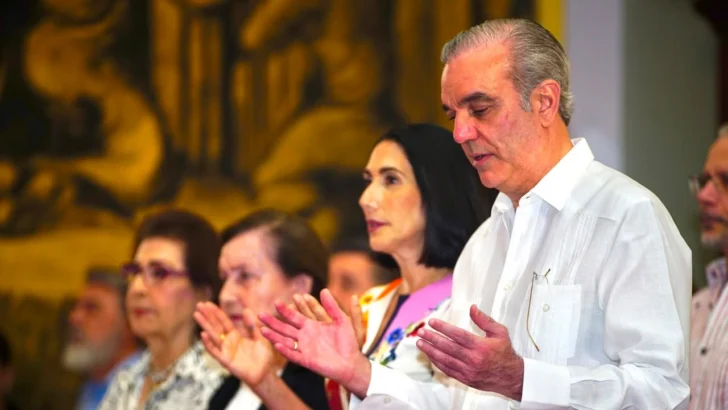 Abinader celebra sus 59 años con una misa en el Palacio Nacional y llama a trabajar por la paz y el desarrollo