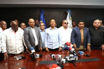 Transportistas ratifican que no aumentarán el pasaje y respaldan fiscalización del Intrant