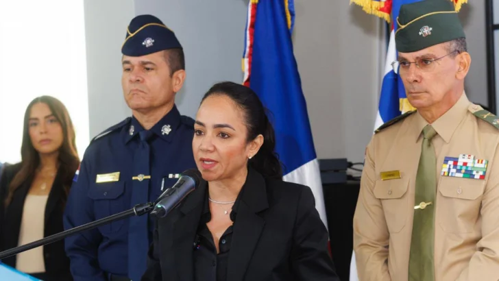 Faride Raful advierte que agentes policiales que actúen al margen de la ley deberán responder Faride Raful advierte que agentes policiales que actúen al margen de la ley deberán responder