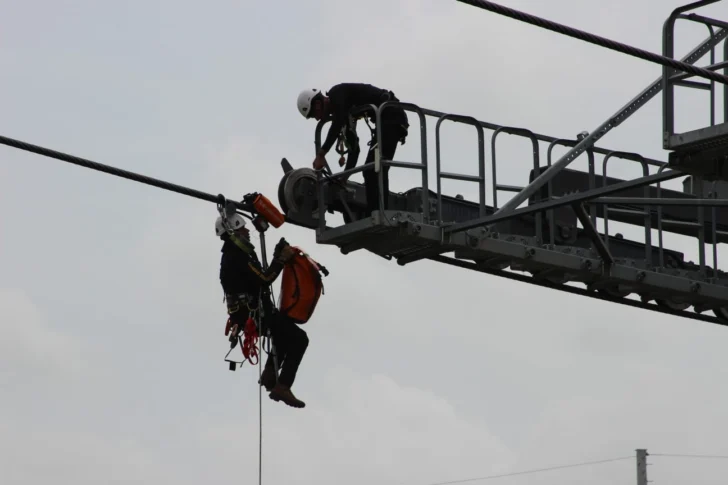 El simulacro que nadie anunció: CESMET actuó en el teleférico y la gente creyó lo peor El simulacro que nadie anunció: CESMET actuó en el teleférico y la gente creyó lo peor