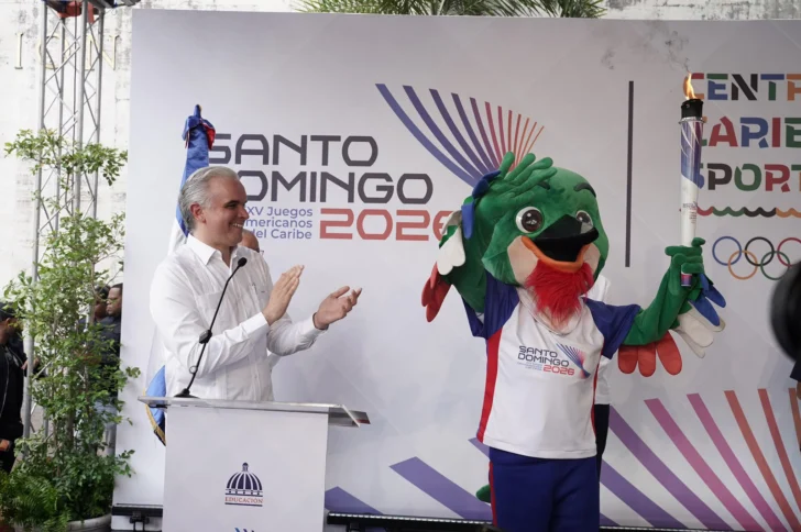  El ministro de Educación, Luis Miguel De Camps, encabezó la inauguración de la Escuela Básica Félix Sosa y el techado del Liceo Luis Emilio Vanderhorst, en Las Terrenas, provincia Samaná.