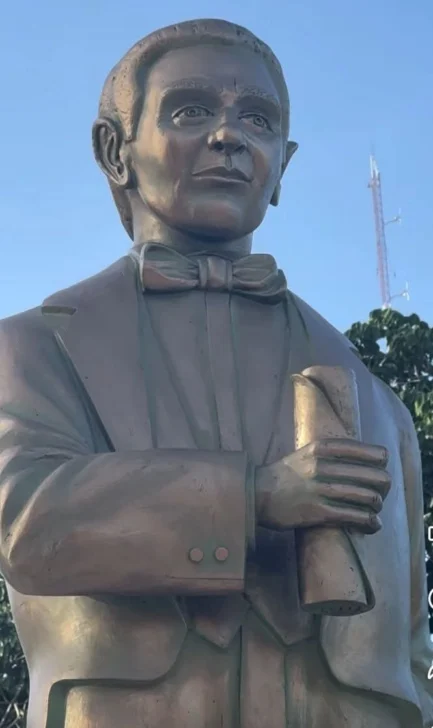 Sanjuaneros expresan descontento por cambios en la estatua de Francisco del Rosario Sánchez