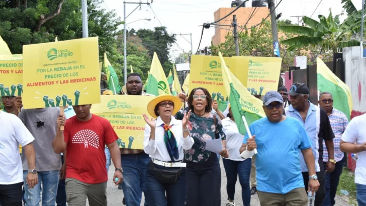 Frente Amplio protesta por costo de vida, servicios públicos y abusos policiales Frente Amplio protesta por costo de vida, servicios públicos y abusos policiales