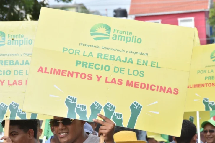 Frente Amplio protesta por costo de vida, servicios públicos y abusos policiales Frente Amplio protesta por costo de vida, servicios públicos y abusos policiales